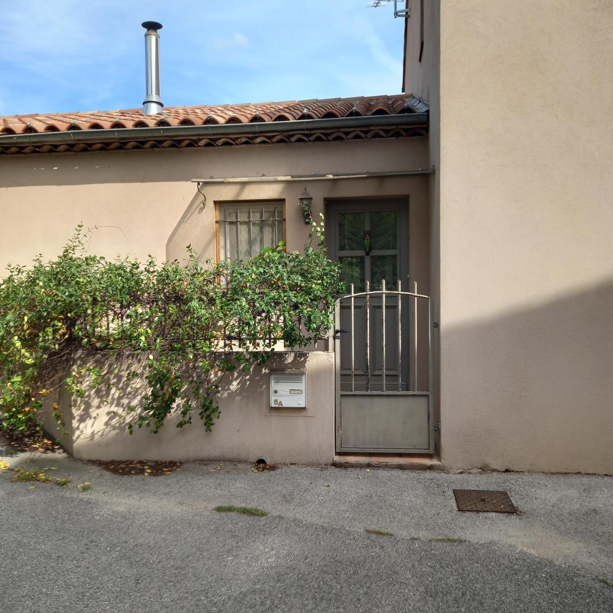 Sollies-Ville Appartement A 15 Minutes De Hyeres Et Ses Plages מראה חיצוני תמונה